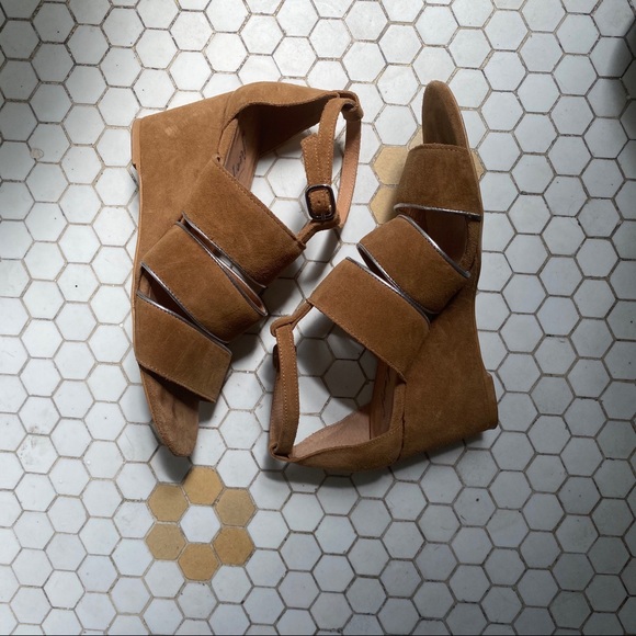Free People Suede wedge sandal 👡 - Picture 3 of 9